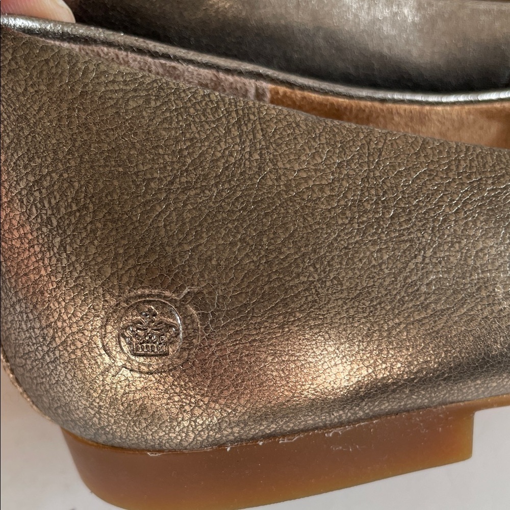 Born Women's Shimmering Gold Leather Flats - Picture 5 of 8